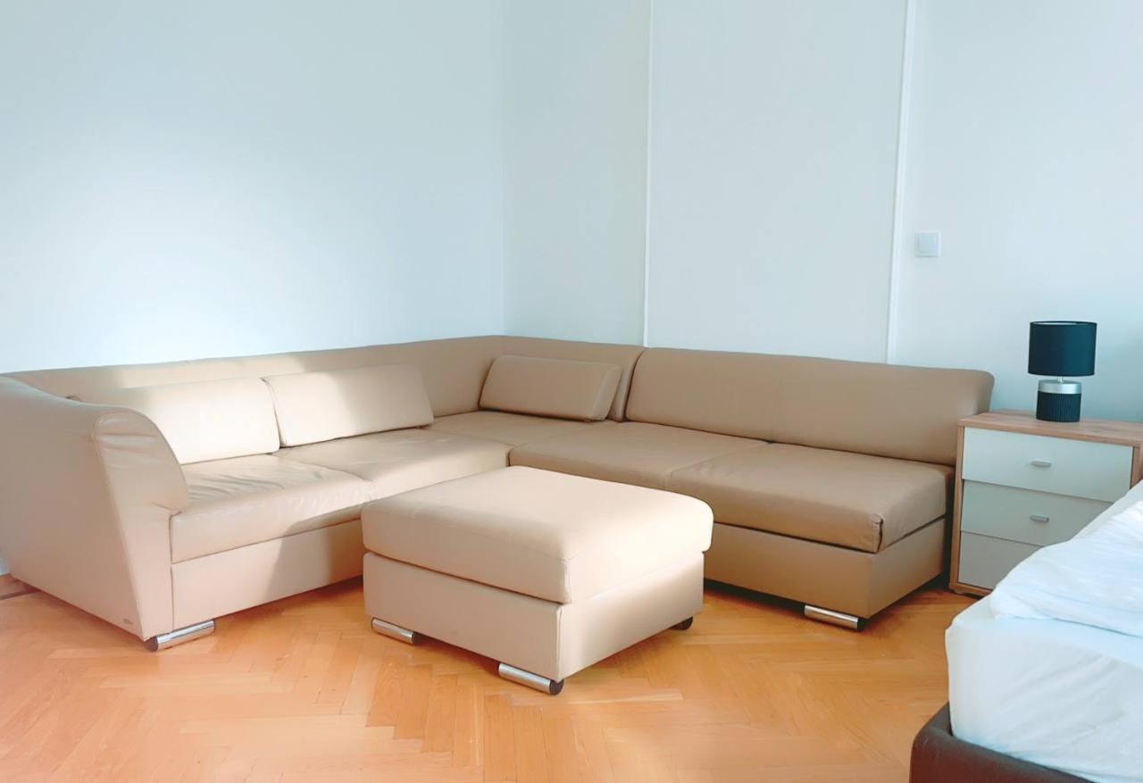 Deluxe Double Room Kp Viena Exterior foto