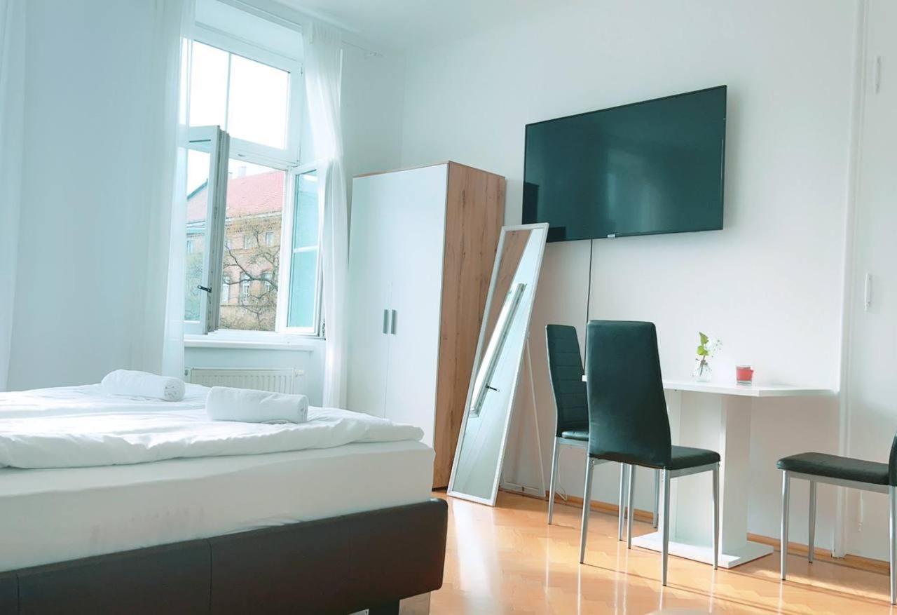 Deluxe Double Room Kp Viena Exterior foto